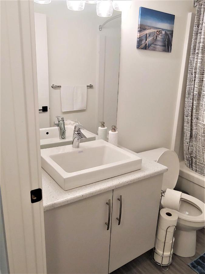Serene 2 Bedroom Condo With Balcony And Lakeview Winnipeg Exterior foto