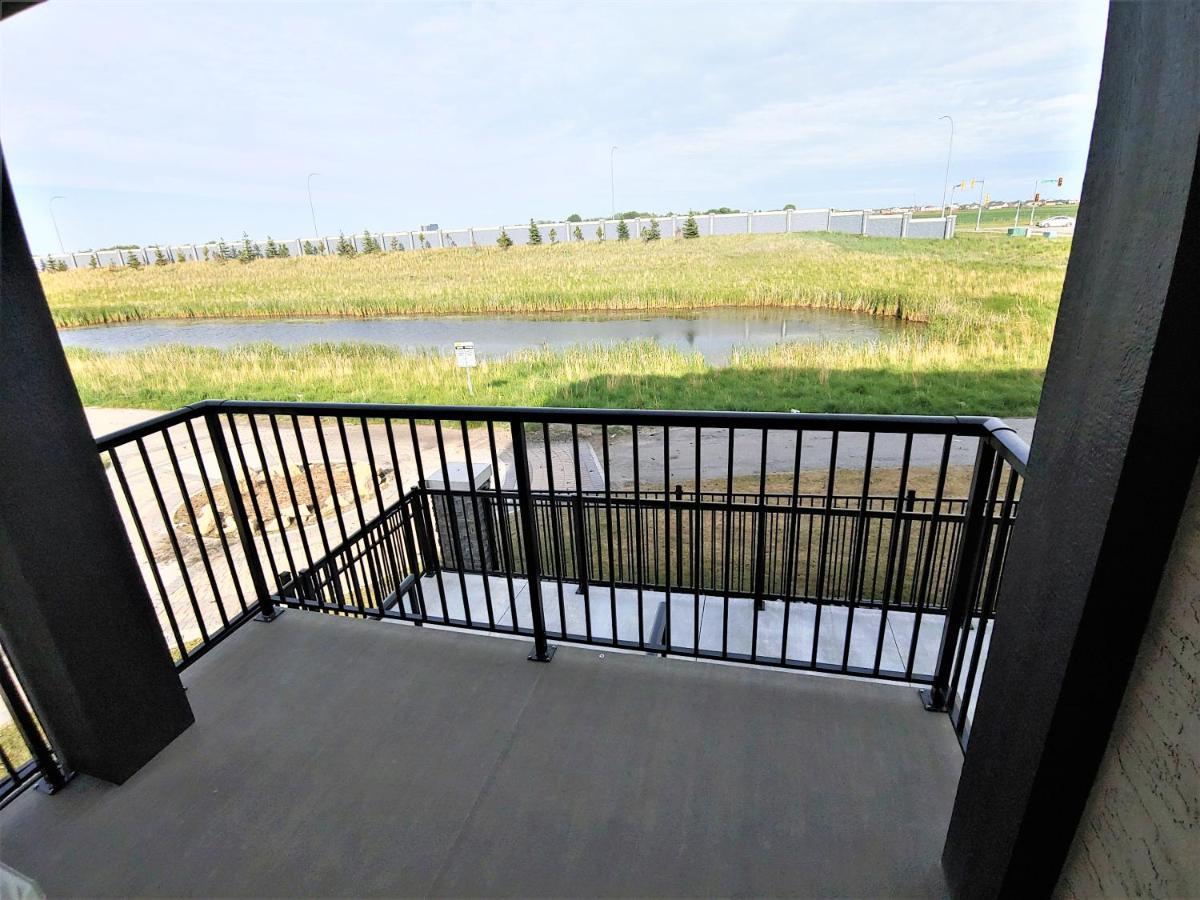 Serene 2 Bedroom Condo With Balcony And Lakeview Winnipeg Exterior foto